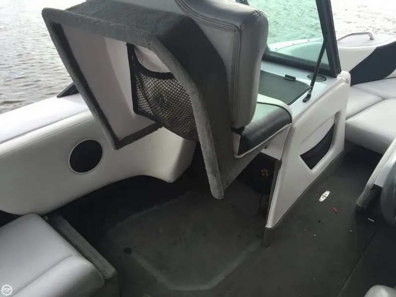 Slide: The Image of Correct Craft Super Air Nautique 210 2001 - 9