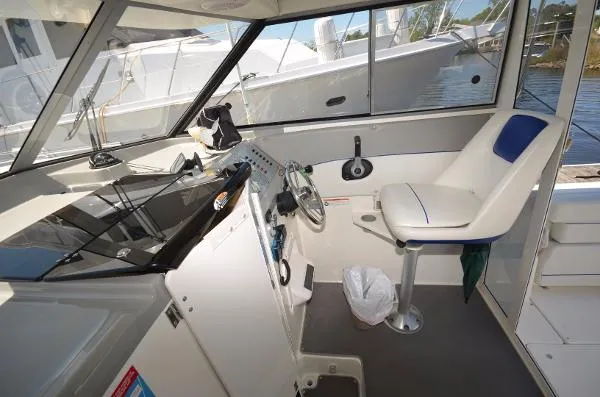 Slide: The Image of Bayliner Discovery 289 2007 - 9