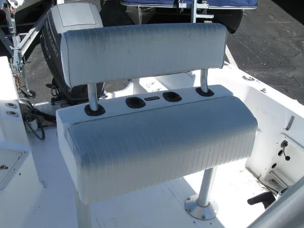 Slide: The Image of Sea Pro 210 Center Console 2002 - 4