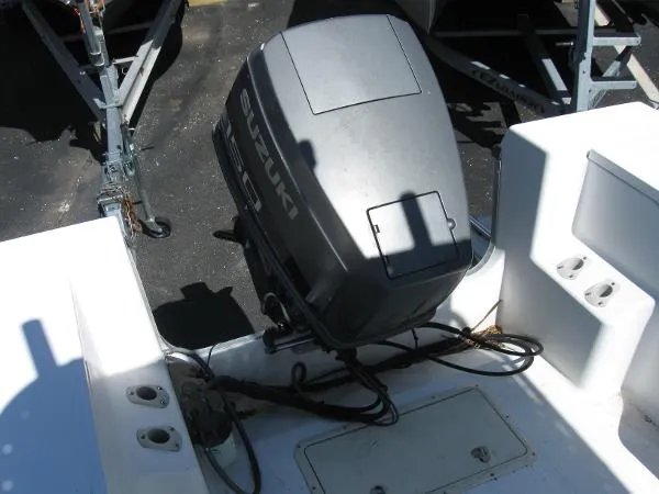 Slide: The Image of Sea Pro 210 Center Console 2002 - 6