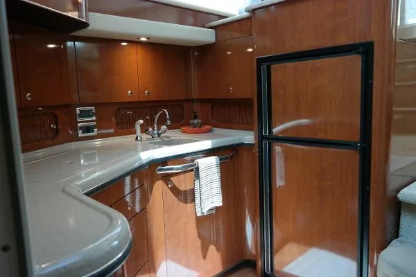 Slide: The Image of Sea Ray 390 Motor Yacht 2003 - 3