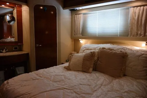 Slide: The Image of Sea Ray 390 Motor Yacht 2003 - 4