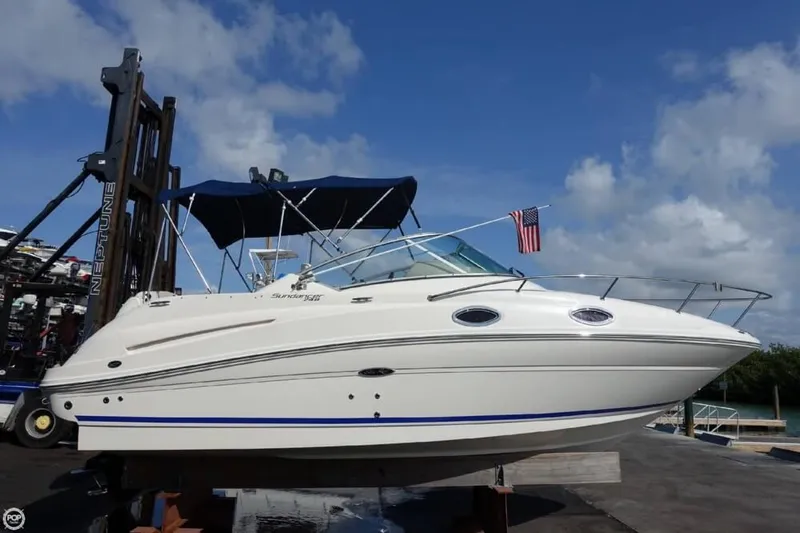 Slide: The Image of Sea Ray 240 Sundancer 2010 - 1