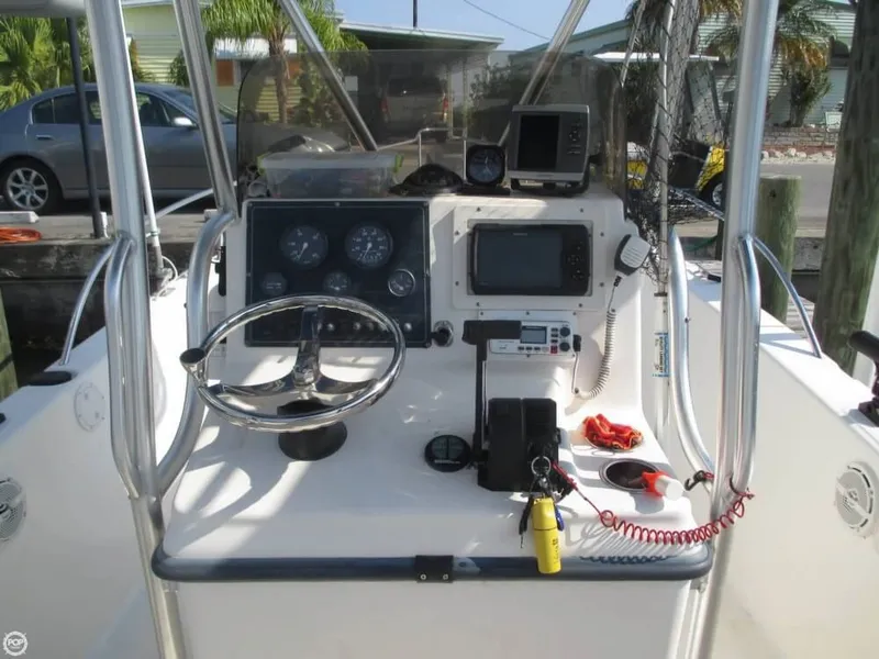 Slide: The Image of Sea Fox 230 2000 - 4