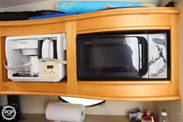 Slide: The Image of Larson Cabrio 310 2004 - 9