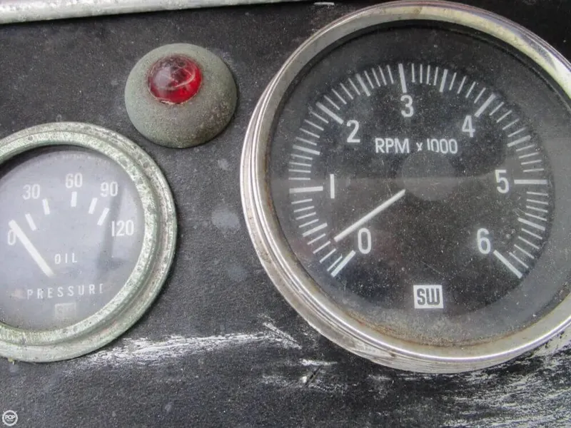Slide: The Image of Chris-Craft 38 Commander 1969 - 11