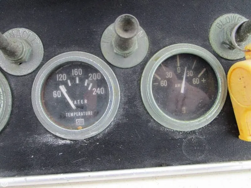 Slide: The Image of Chris-Craft 38 Commander 1969 - 9