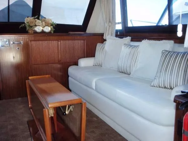 Slide: The Image of Hatteras 43 Convertible 1984 - 8