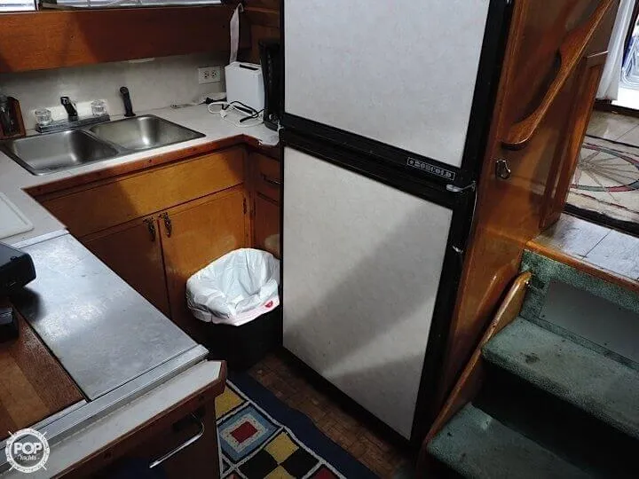 Slide: The Image of Carver Yachts 3326 Voyager 1978 - 1
