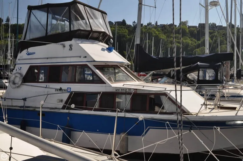 Slide: The Image of Carver Yachts 3326 Voyager 1978 - 11