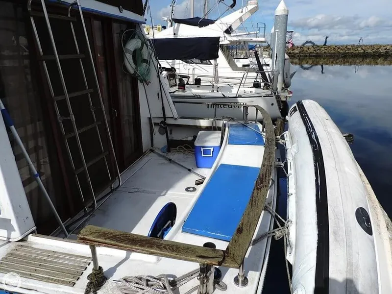 Slide: The Image of Carver Yachts 3326 Voyager 1978 - 8