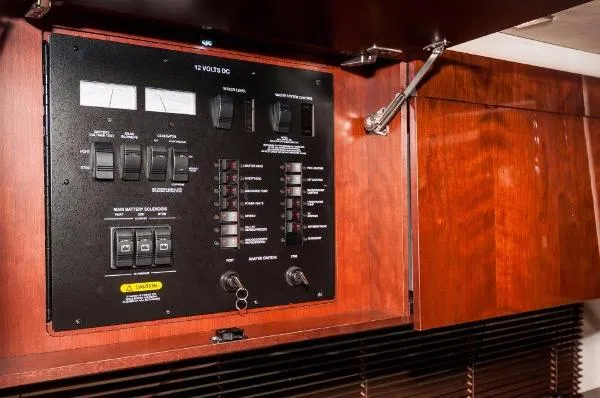 Slide: The Image of Sea Ray 470 Sundancer 2011 - 6