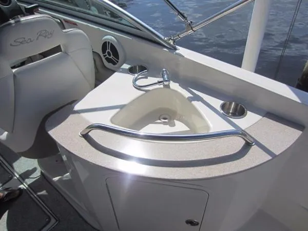 Slide: The Image of Sea Ray 260 Sun Deck 2007 - 9