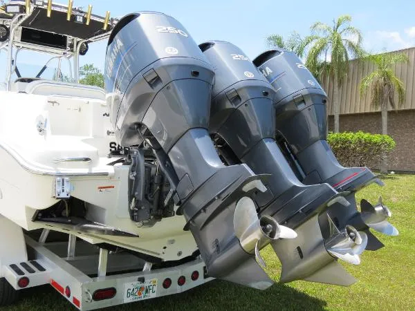 Slide: The Image of Wellcraft 35 Scarab Sport Open 2004 - 7