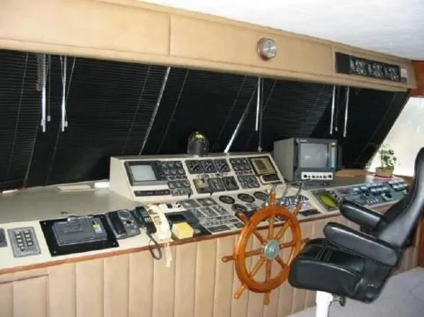 Slide: The Image of Pluckebaum 67 MOTOR YACHT 1985 - 5