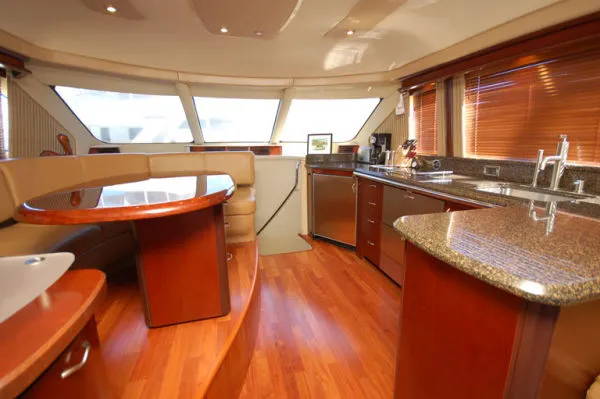 Slide: The Image of Sea Ray 550 Sedan Bridge 2005 - 3