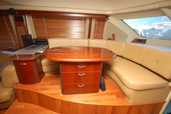 Slide: The Image of Sea Ray 550 Sedan Bridge 2005 - 4