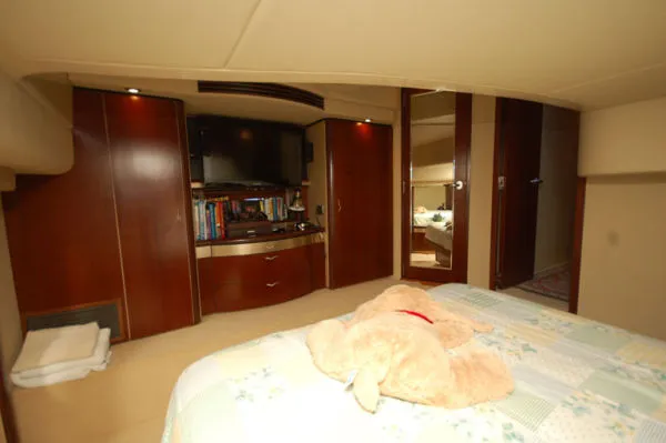 Slide: The Image of Sea Ray 550 Sedan Bridge 2005 - 6