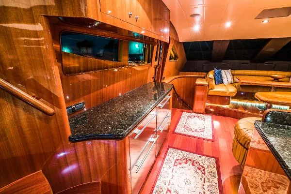 Slide: The Image of Horizon SKYLOUNGE MOTOR YACHT 2005 - 10