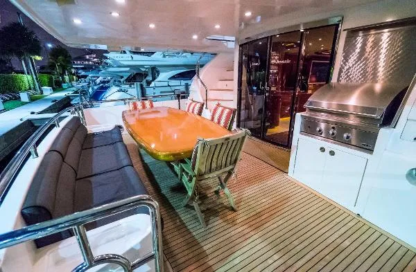Slide: The Image of Horizon SKYLOUNGE MOTOR YACHT 2005 - 3