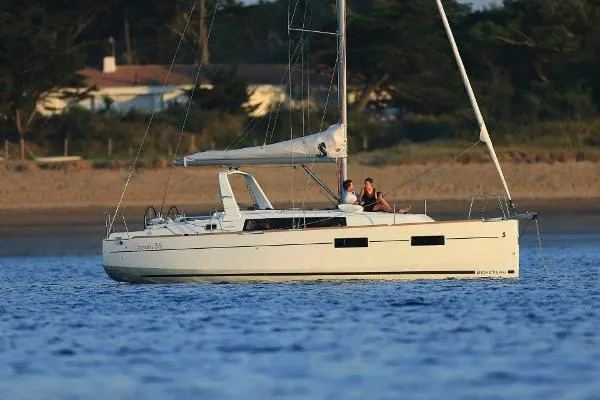 Slide: The Image of Beneteau Oceanis 35 2015 - 0