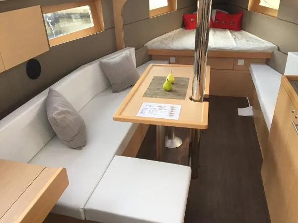 Slide: The Image of Beneteau Oceanis 35 2015 - 9
