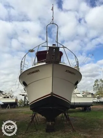 Slide: The Image of Carver Yachts 3007 Aft Cabin 1981 - 1