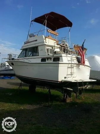 Slide: The Image of Carver Yachts 3007 Aft Cabin 1981 - 2