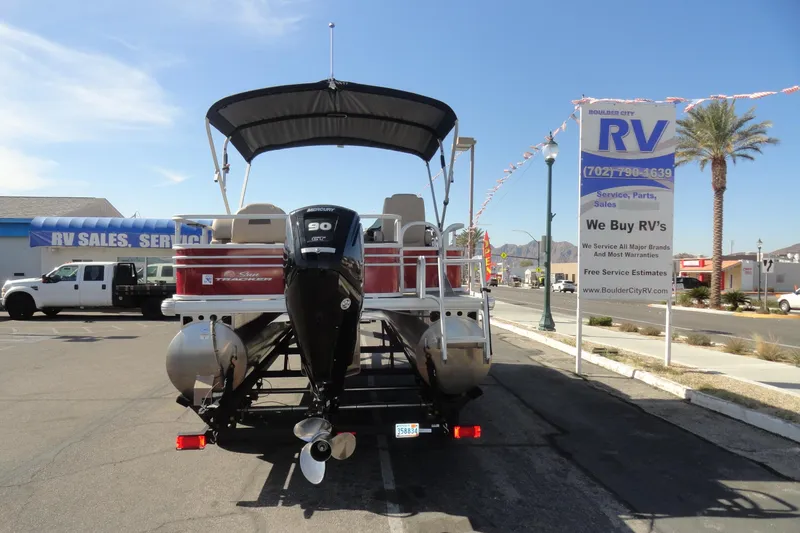 Slide: The Image of 2022 Sun Tracker Fishin' Barge 20 DLX pontoon boat at RV sales lot. - 24