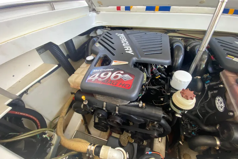 Slide: The Image of Engine compartment of a 2006 Formula 353 FASTech with MerCruiser 496 MAG HO engine. - 28