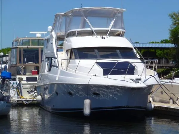 Slide: The Image of Silverton 453 Hard Top Motor Yacht 2000 - 1