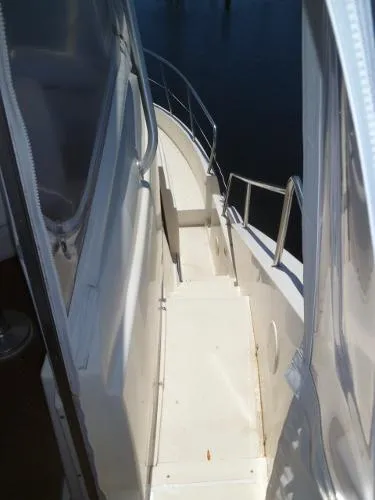 Slide: The Image of Silverton 453 Hard Top Motor Yacht 2000 - 6