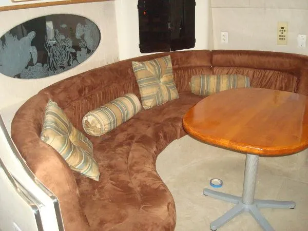 Slide: The Image of Sea Ray 400 Express Cruiser 1995 - 4