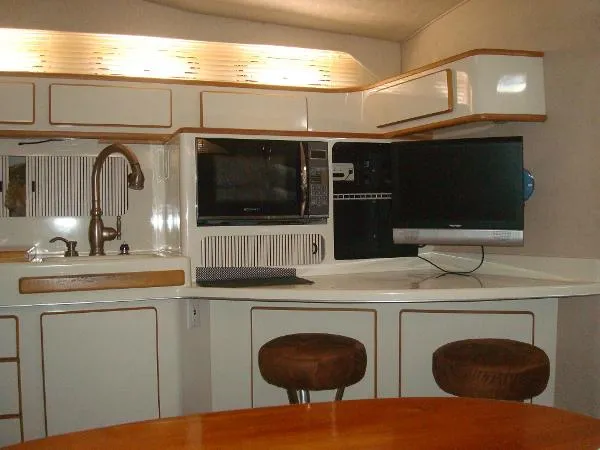 Slide: The Image of Sea Ray 400 Express Cruiser 1995 - 6