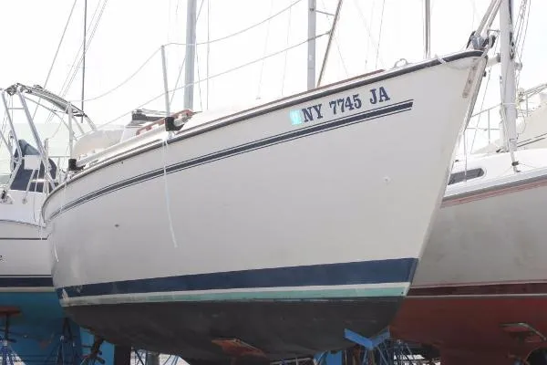 Slide: The Image of Pearson 27 Sloop 1987 - 0