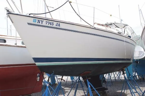 Slide: The Image of Pearson 27 Sloop 1987 - 1