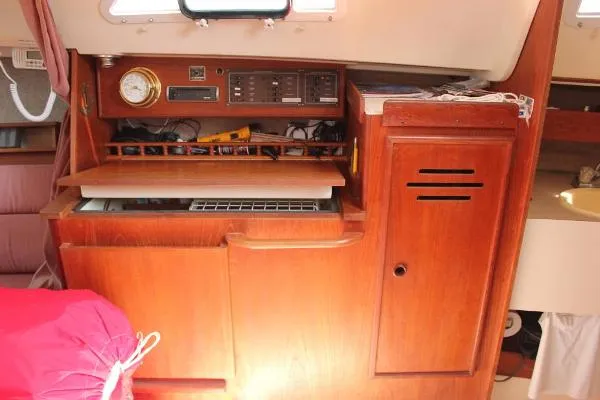 Slide: The Image of Pearson 27 Sloop 1987 - 8