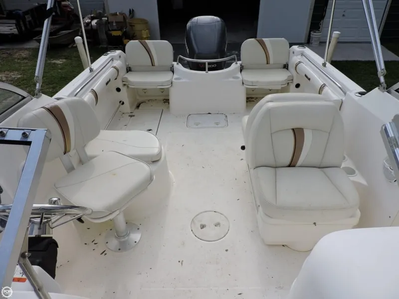 Slide: The Image of Wellcraft 220 Sportsman 2004 - 11