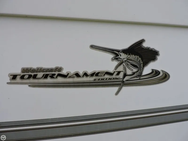 Slide: The Image of Wellcraft 220 Sportsman 2004 - 5
