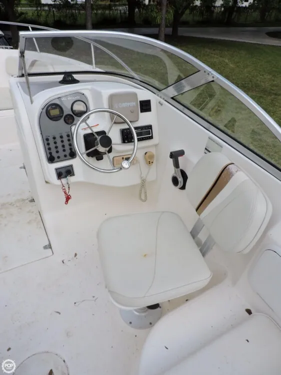 Slide: The Image of Wellcraft 220 Sportsman 2004 - 7