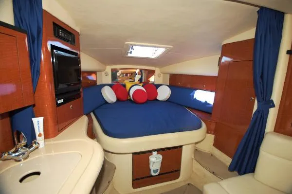 Slide: The Image of Sea Ray 320 Sundancer 2004 - 1