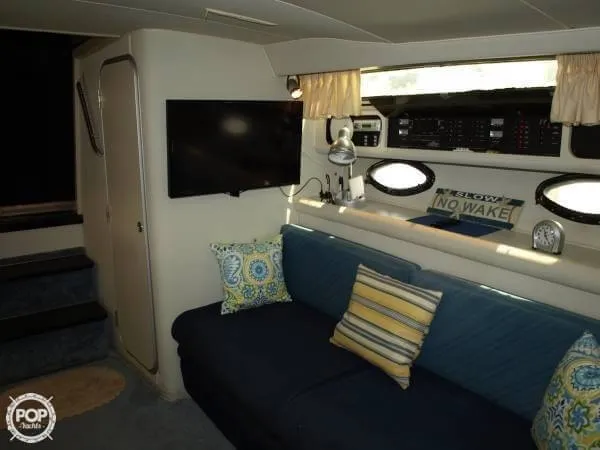 Slide: The Image of Wellcraft 32 St. Tropez 1989 - 5