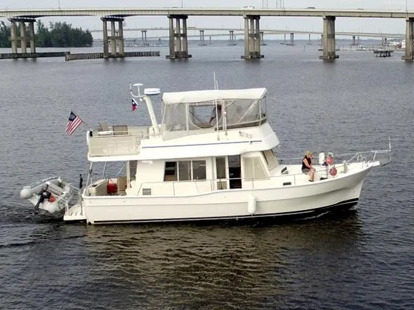 Slide: The Image of Mainship "400" Trawler 2004 - 0