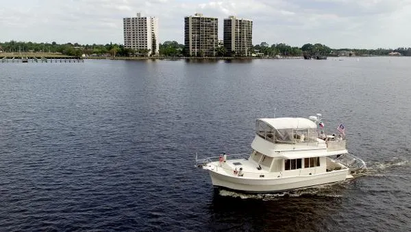 Slide: The Image of Mainship "400" Trawler 2004 - 2