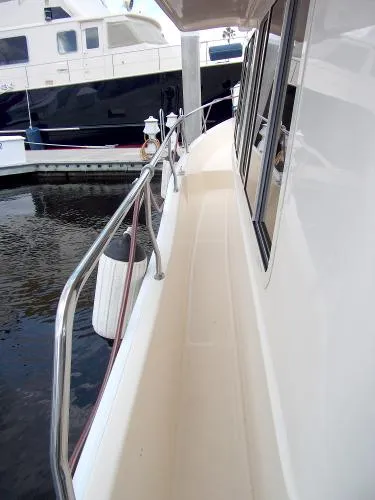 Slide: The Image of Mainship "400" Trawler 2004 - 8