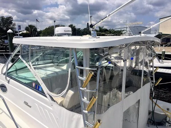 Slide: The Image of Wellcraft 330 Coastal 2002 - 4