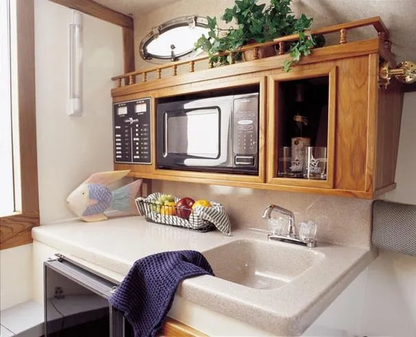 Slide: The Image of Albemarle 280 Express Fisherman 2002 - 2