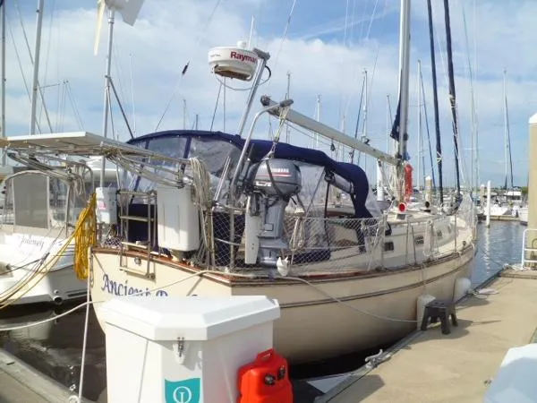 Slide: The Image of Island Packet 38 Cutter 1990 - 1