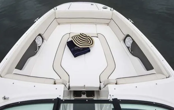 Slide: The Image of Sea Ray 240 Sundeck Outboard 2014 - 3