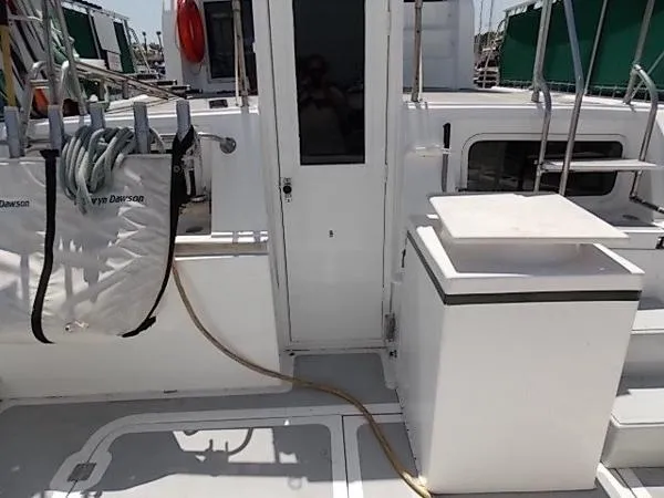 Slide: The Image of Uniflite Yachtfisher 1981 - 3